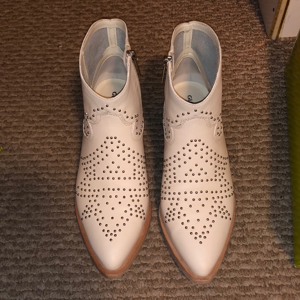 Gianni Bini Booties